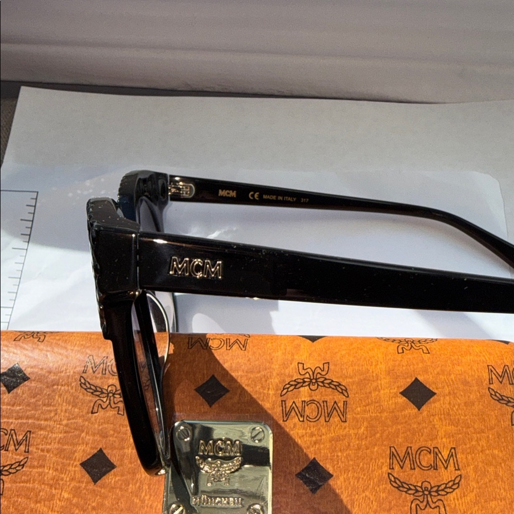 MCM NWT Authentic Women's Cat Eye 52mm Acetate Frame Sunglasses Black - Picture 7 of 10